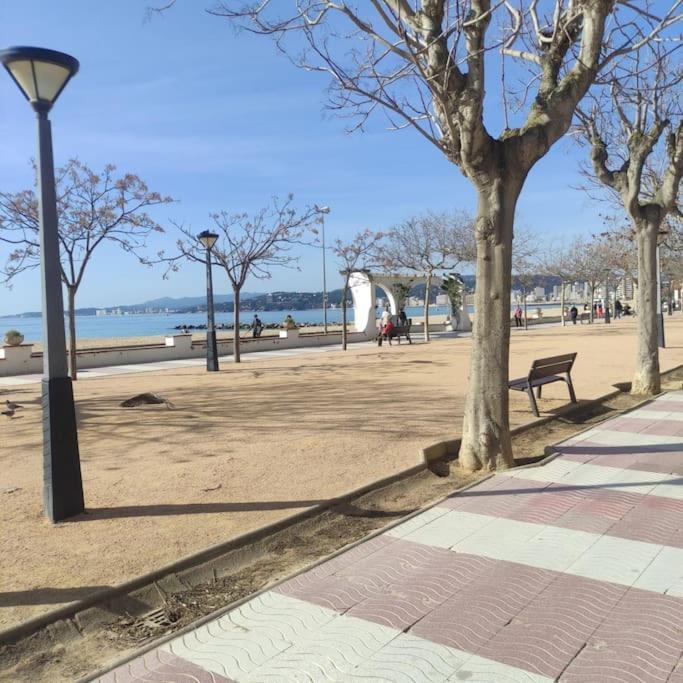 Refugio En El Centro De Palamos Apartment Bagian luar foto